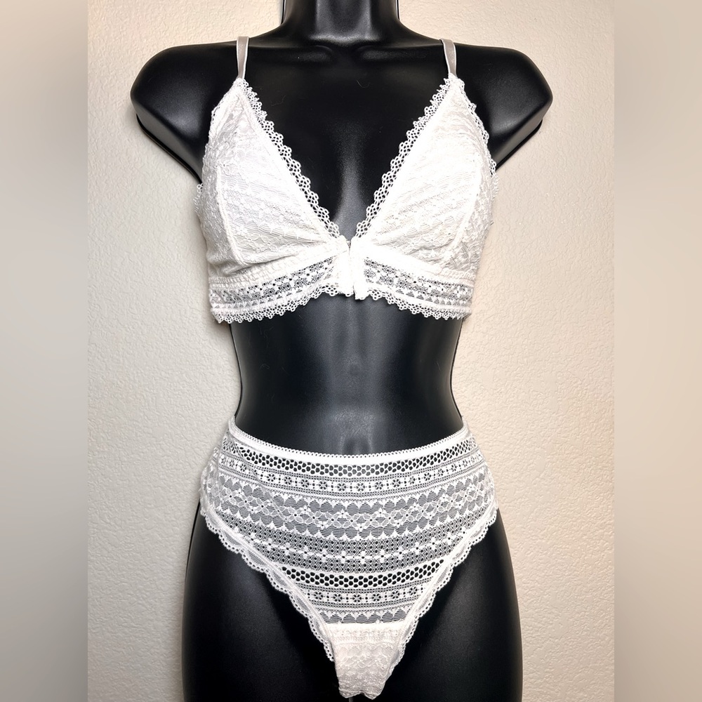 Brand new matching VS bra/panty set